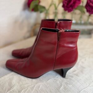 Vintage 1990’s Anne Klein 2 Red Leather Booties. Inside Zip size 8